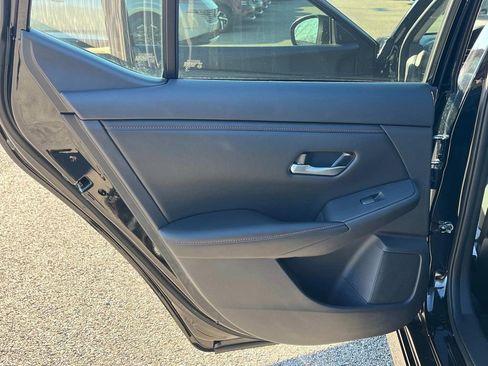 Certified 2025 Nissan Sentra SR w/ SR Premium Package image 23