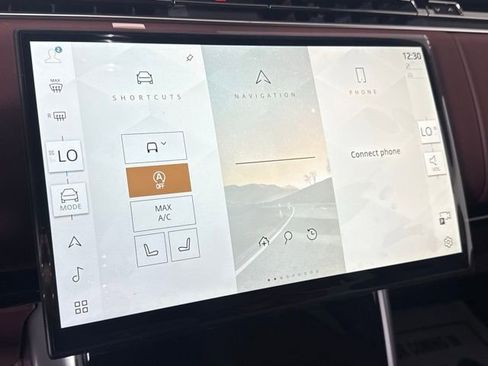 New 2026 Land Rover Range Rover SE image 30