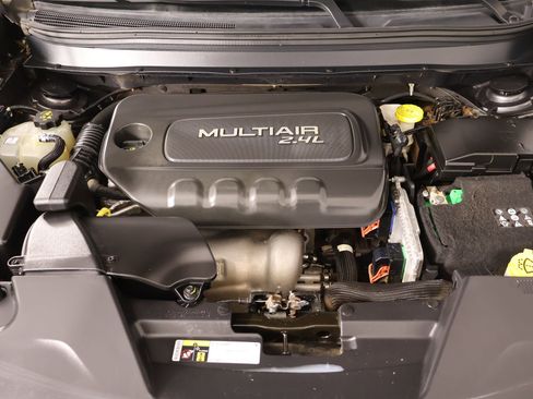 Used 2018 Jeep Cherokee Latitude Plus image 17