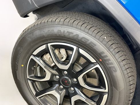 Used 2025 Jeep Compass Trailhawk AWD/4WD image 34