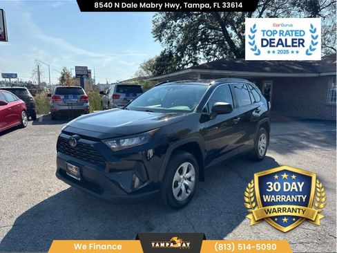 Used 2019 Toyota RAV4 LE image 1