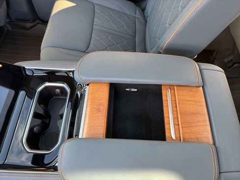 Used 2023 Jeep Grand Wagoneer Series III image 16