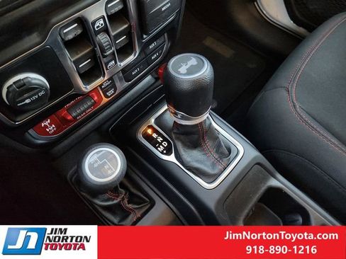 Used 2022 Jeep Wrangler Unlimited Rubicon w/ Cold Weather Group image 23