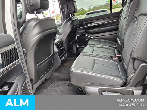 Used 2023 Jeep Wagoneer Series II AWD/4WD image 11