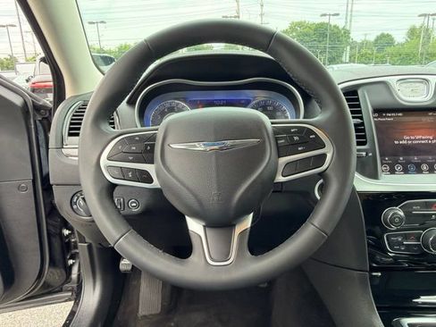 Used 2023 Chrysler 300 Touring w/ Sport Appearance Package AWD/4WD image 23