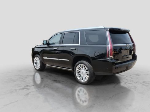 Used 2018 Cadillac Escalade Platinum AWD/4WD image 6