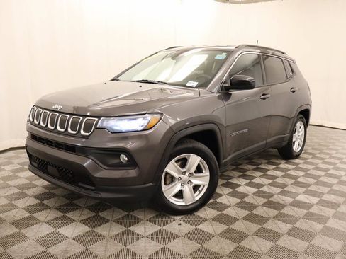 Used 2022 Jeep Compass Latitude FWD image 1