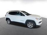 Used 2023 Jeep Compass Latitude image 2