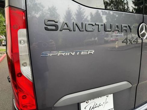 Used 2022 Mercedes-Benz Sprinter 2500 image 16