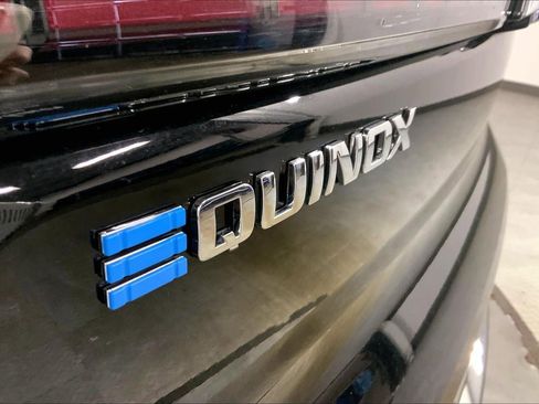 Used 2025 Chevrolet Equinox EV LT image 8