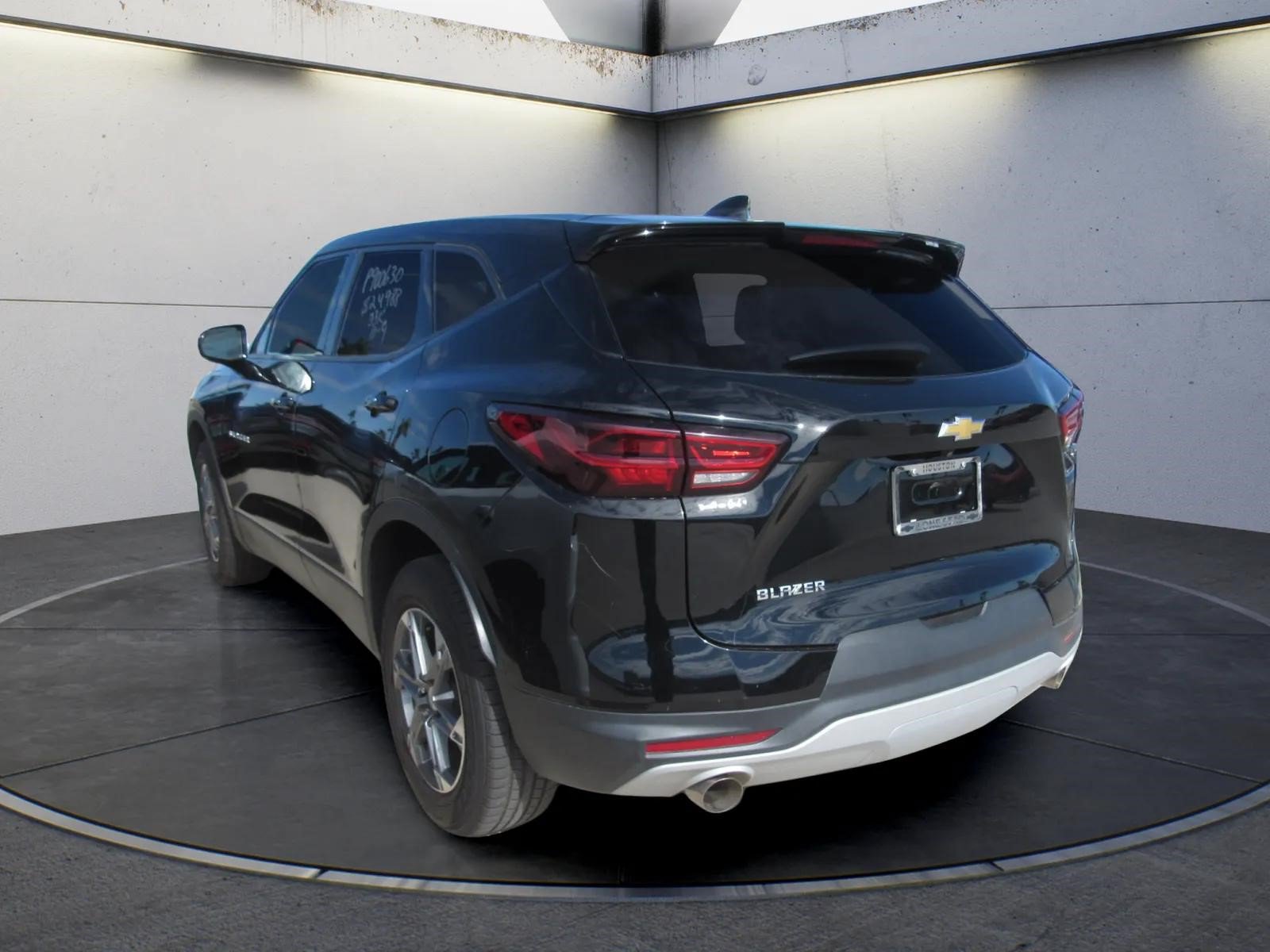 Used 2023 Chevrolet Blazer LT w/ Driver Confidence Package FWD image 4