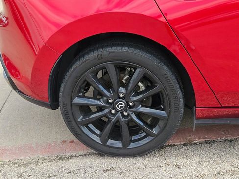 Used 2022 MAZDA MAZDA3 s image 10