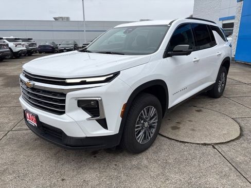 New 2026 Chevrolet Traverse LT w/ Driver Confidence Package image 4