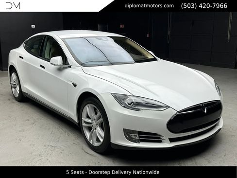 Used 2015 Tesla Model S 90D image 9