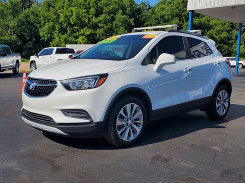 Used 2020 Buick Encore Preferred FWD image 2