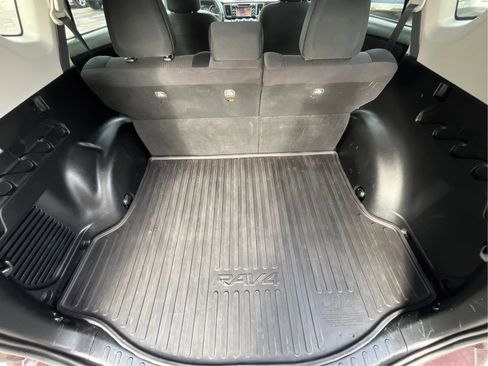 Used 2018 Toyota RAV4 LE w/ All Weather Liner Package image 22