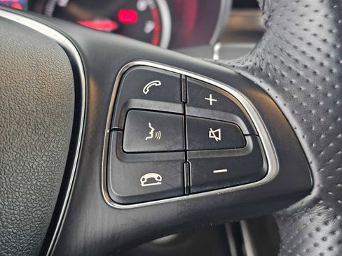 Used 2019 Mercedes-Benz GLC 350e 4MATIC image 29