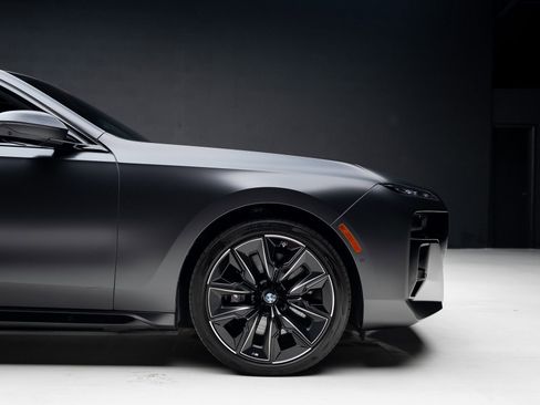 Used 2023 BMW i7 xDrive60 image 36