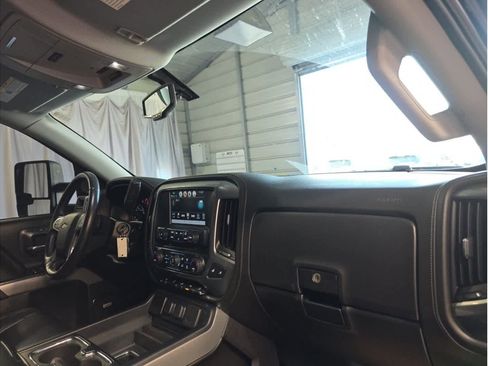 Used 2017 Chevrolet Silverado 1500 LTZ Z71 w/ LTZ Plus Package image 15