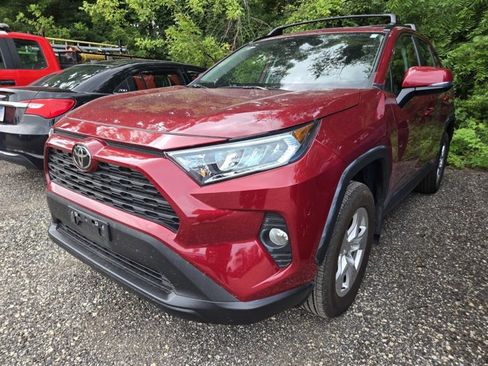 Used 2021 Toyota RAV4 XLE w/ Convenience Package AWD/4WD image 2