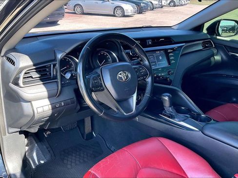 Used 2020 Toyota Camry SE image 14