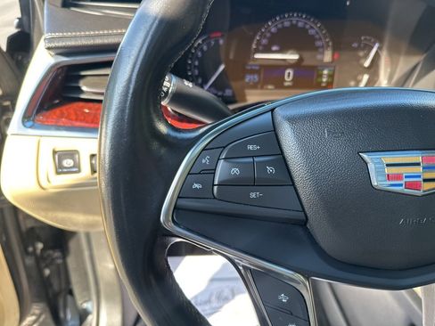 Used 2019 Cadillac XT5 Premium Luxury image 17