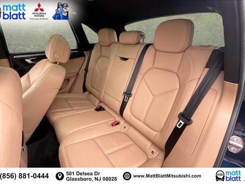 Used 2020 Porsche Macan w/ Premium Package Plus image 28