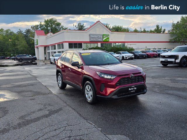 Used 2021 Toyota RAV4 LE AWD/4WD image 1