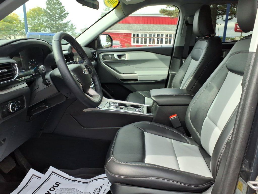Certified 2023 Ford Explorer XLT w/ Equipment Group 202A AWD/4WD image 15