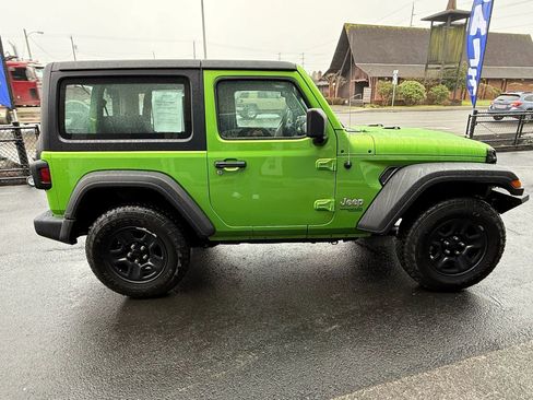 Used 2019 Jeep Wrangler Sport AWD/4WD image 9