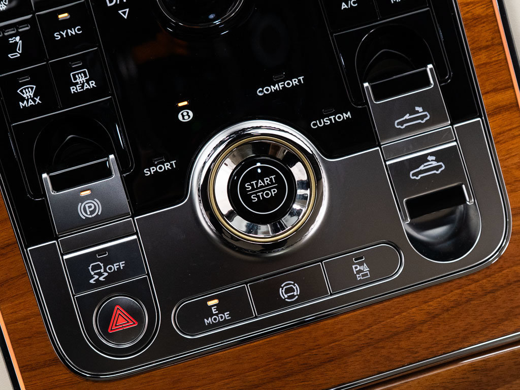 Certified 2026 Bentley Continental GT Azure AWD/4WD image 39