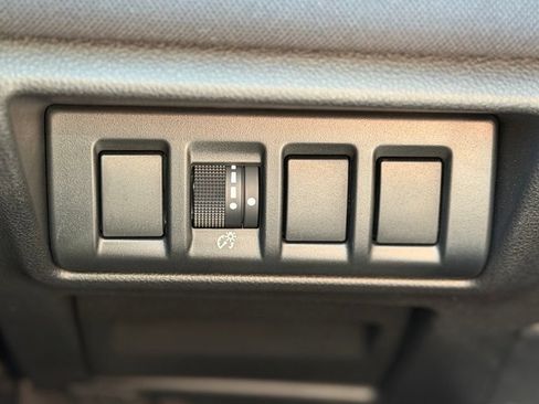Used 2025 Subaru Outback AWD/4WD image 16