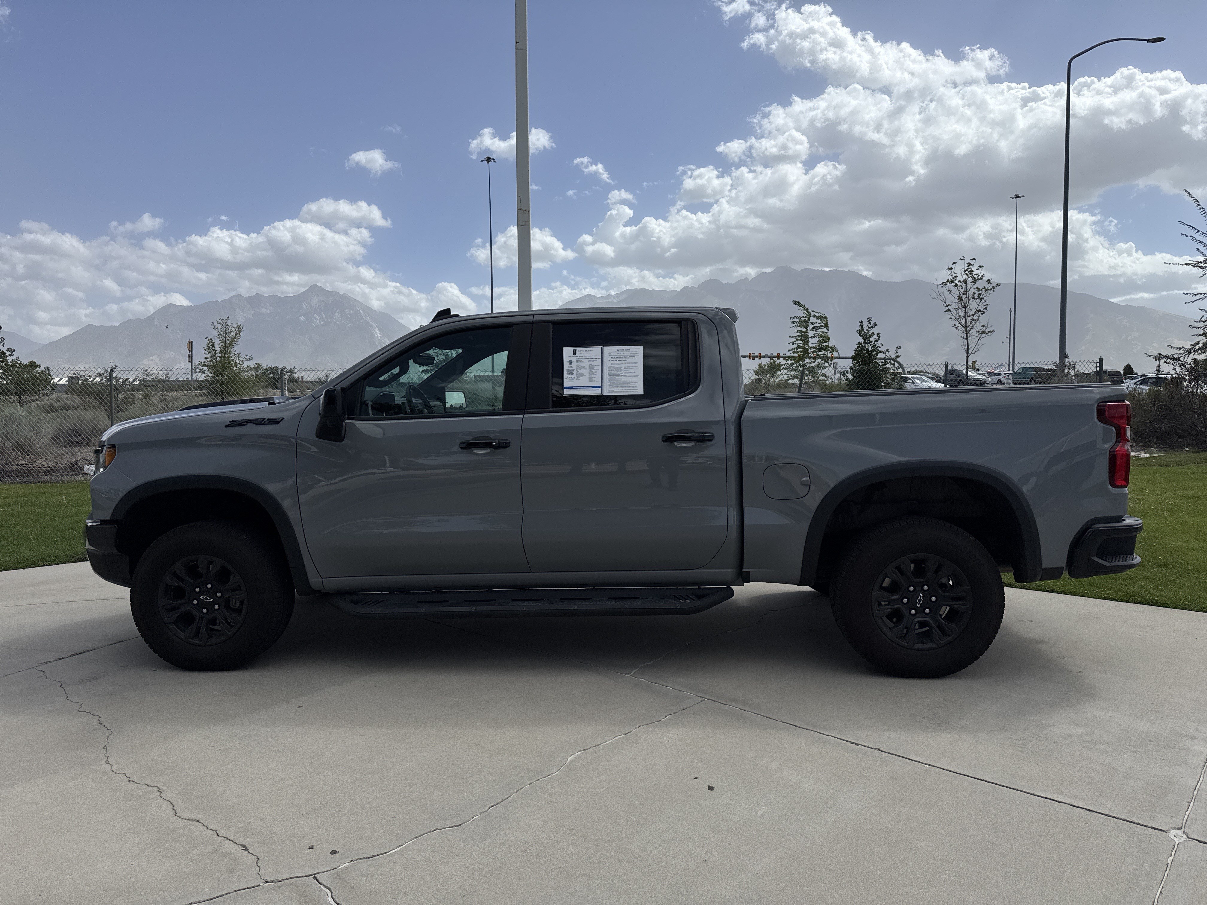 Used 2024 Chevrolet Silverado 1500 ZR2 w/ Technology Package AWD/4WD image 2