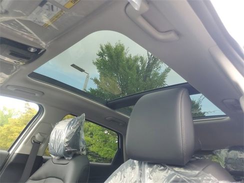 New 2026 Kia Sportage EX w/ EX Panorama Roof Package image 14