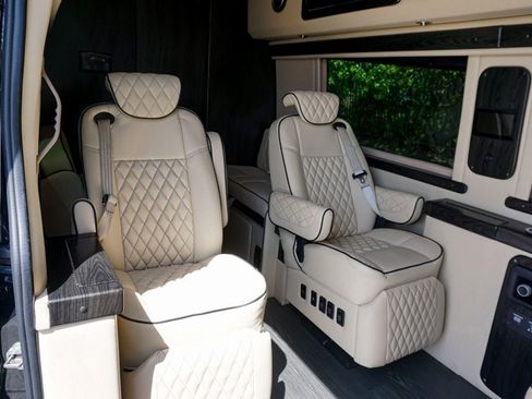 Used 2021 Mercedes-Benz Sprinter 3500 image 42
