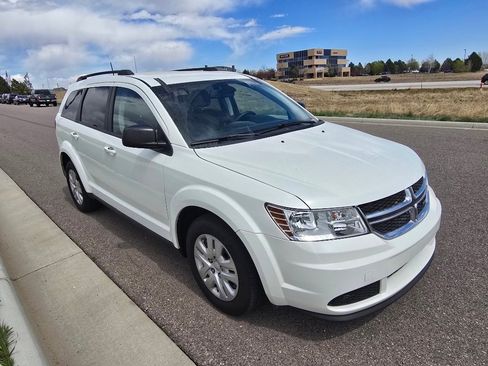 Used 2020 Dodge Journey SE FWD image 7