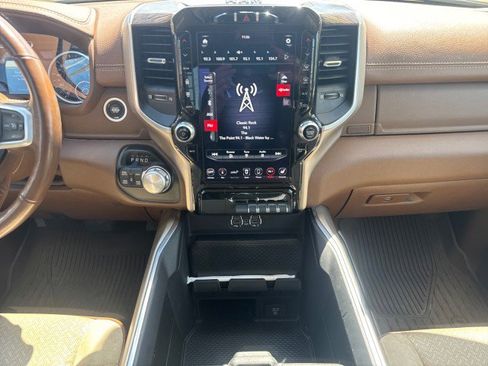 Used 2020 RAM 1500 Laramie AWD/4WD image 11