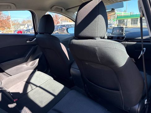 Used 2016 MAZDA MAZDA3 i Sport image 28