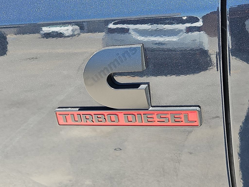Used 2025 RAM 2500 Laramie w/ Night Edition AWD/4WD image 15