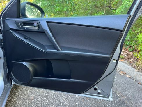 Used 2013 MAZDA MAZDA3 i SV FWD image 8