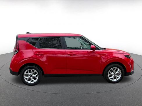 Used 2025 Kia Soul LX w/ LX Technology Package image 16