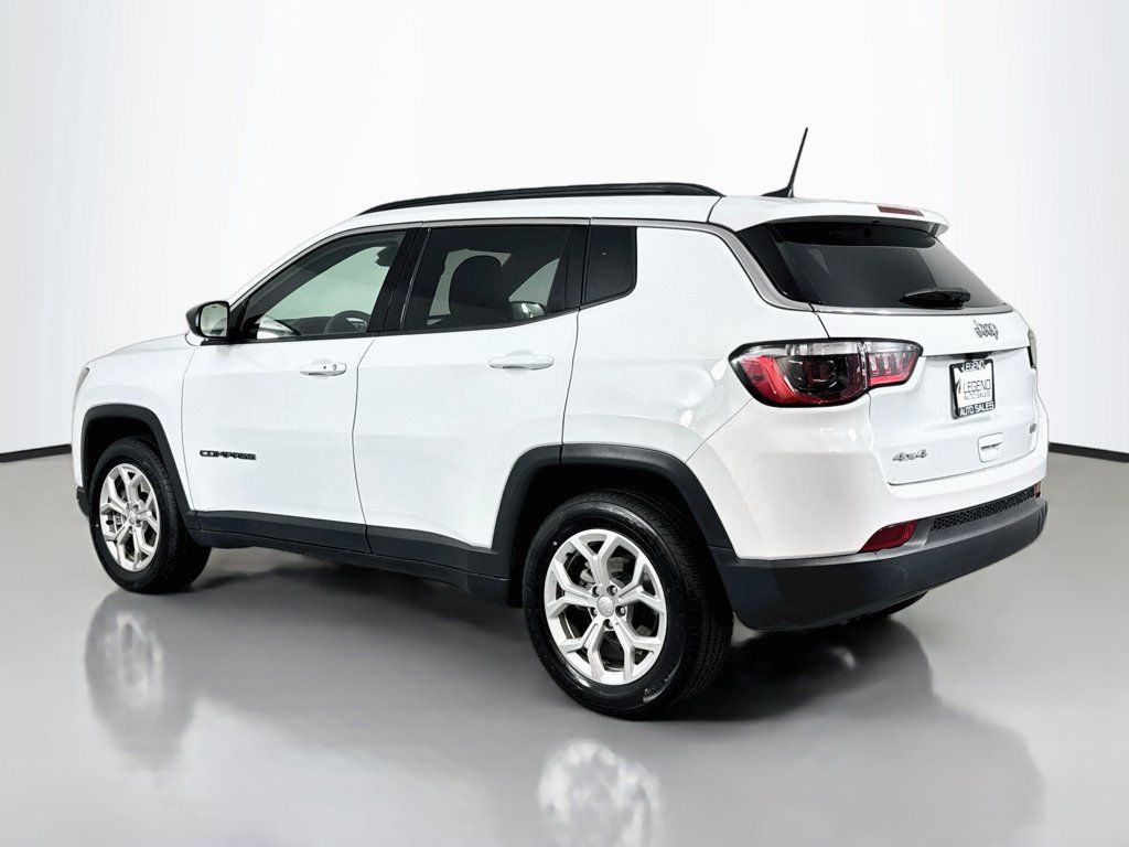 Used 2024 Jeep Compass Latitude AWD/4WD image 8