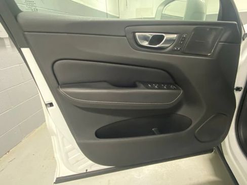 Used 2019 Volvo XC60 T6 R-Design AWD/4WD image 7