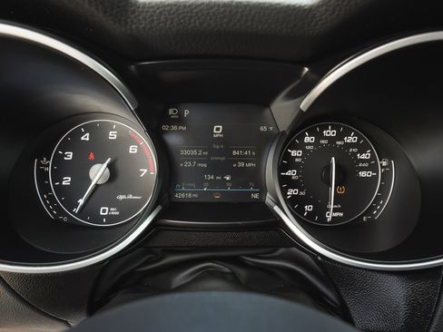 Used 2023 Alfa Romeo Stelvio Veloce AWD/4WD image 20