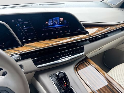 Used 2023 Cadillac Escalade ESV Sport Platinum w/ LPO, ONYX Package image 30