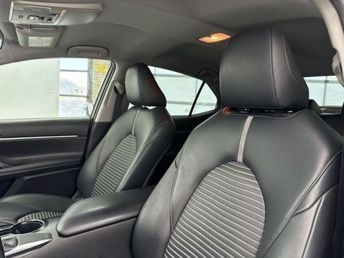 Used 2019 Toyota Camry SE FWD image 10