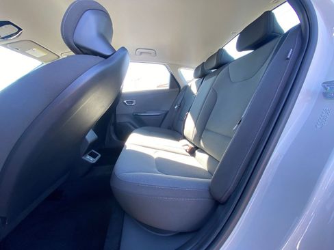 Used 2025 Kia K4 LXS image 24