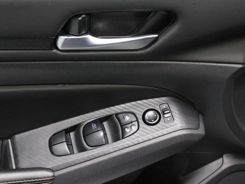 Certified 2024 Nissan Altima 2.5 SV FWD image 22