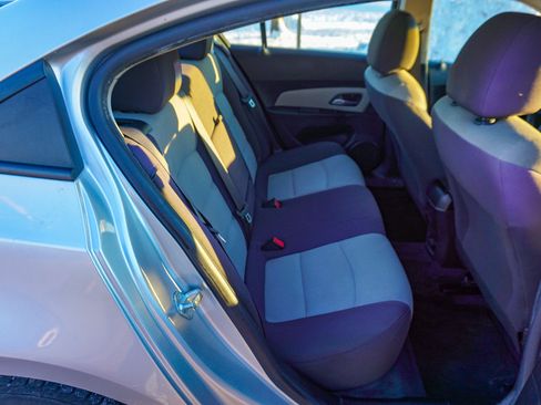 Used 2014 Chevrolet Cruze LS image 19