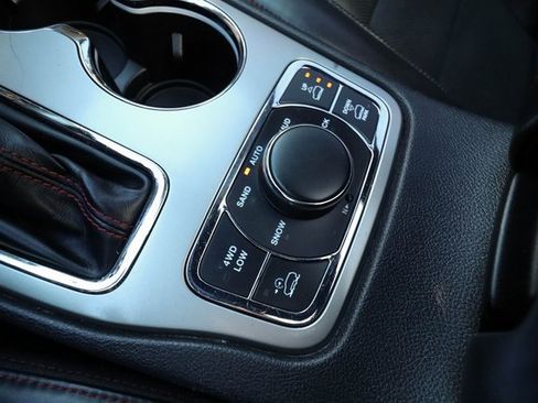 Used 2018 Jeep Grand Cherokee Trailhawk w/ Trailhawk Luxury Group image 8